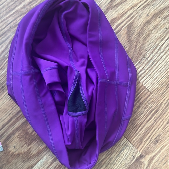 ATHLETA Cross it shortie Violet purple booty shorts - Picture 6 of 7